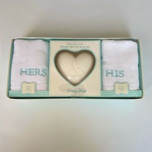 Mindy Weiss Soap and Mitts NWT